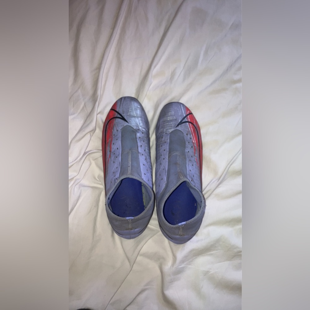 Mbappe Cleats Fairly Worn, No Laces Easy to Clean Low Price